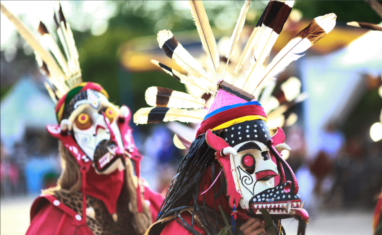 Memahami Keunikan Pesta Adat dan Budaya Lom Plai