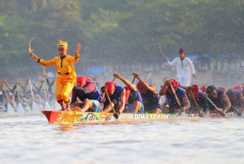 Atourin Pacu Jalur
