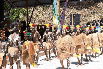 Atourin Festival Roon Wondama