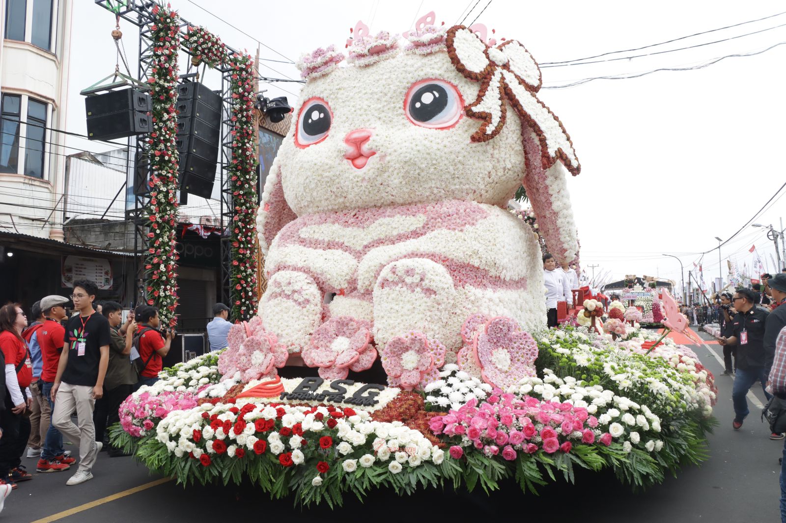 Tomohon International Flower Festival image 1